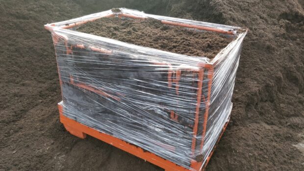 Blumen Schwarz, Profi-Blumenerde, Gitterbox ca. 1000l