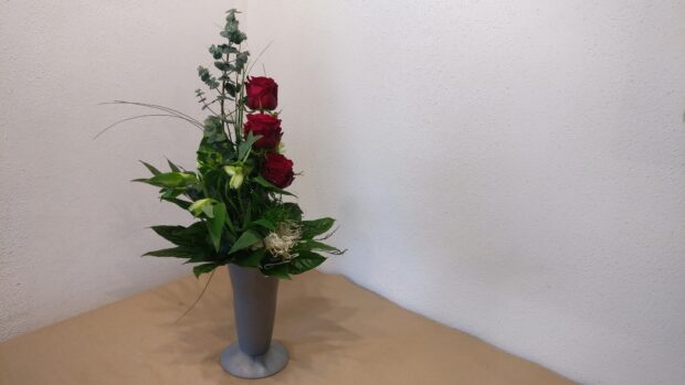 Blumenstrauß rote Rosen gestuft