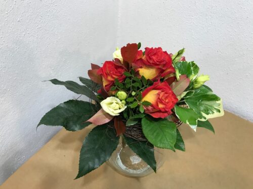 Blumenstrauß rot mit zartem gelb