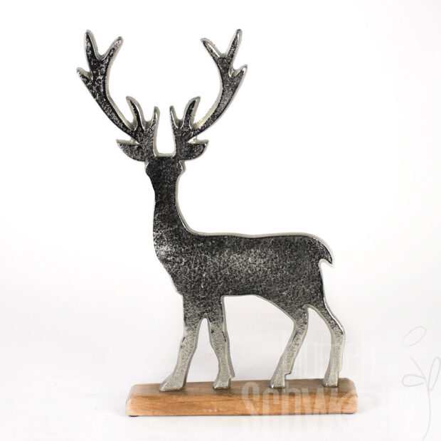 Hirsch auf Stand