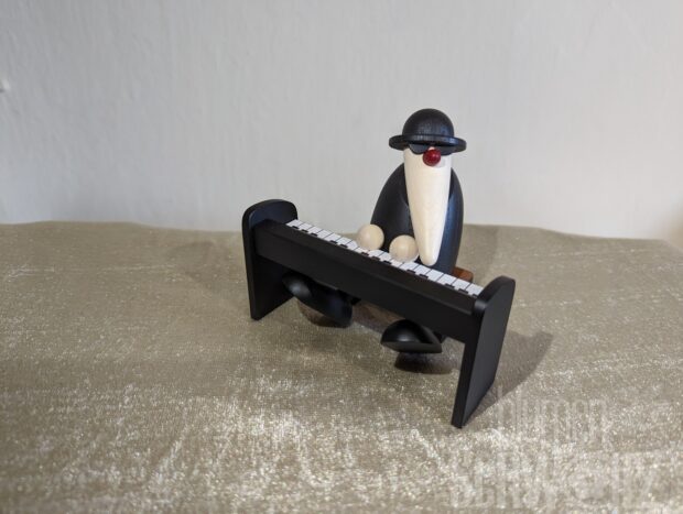Herr Schröder am Piano