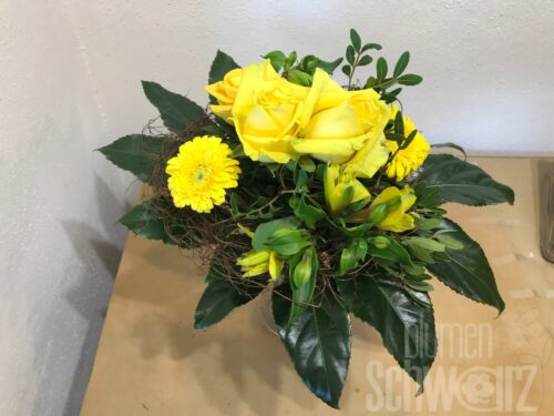 Blumenstrauß Ton in Ton gelb