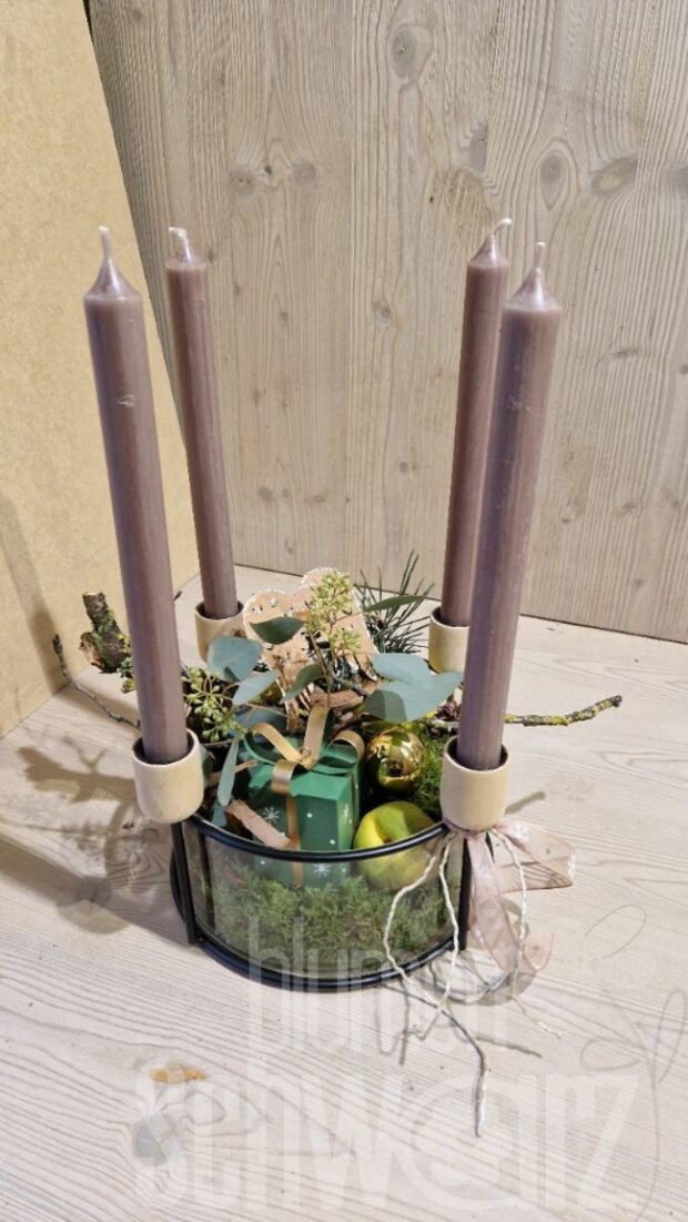 Werkstück Adventskranz mit Glasschale