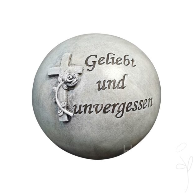 Kugel/Poly mit Kreuz und Rose, mit Spruch Geliebt