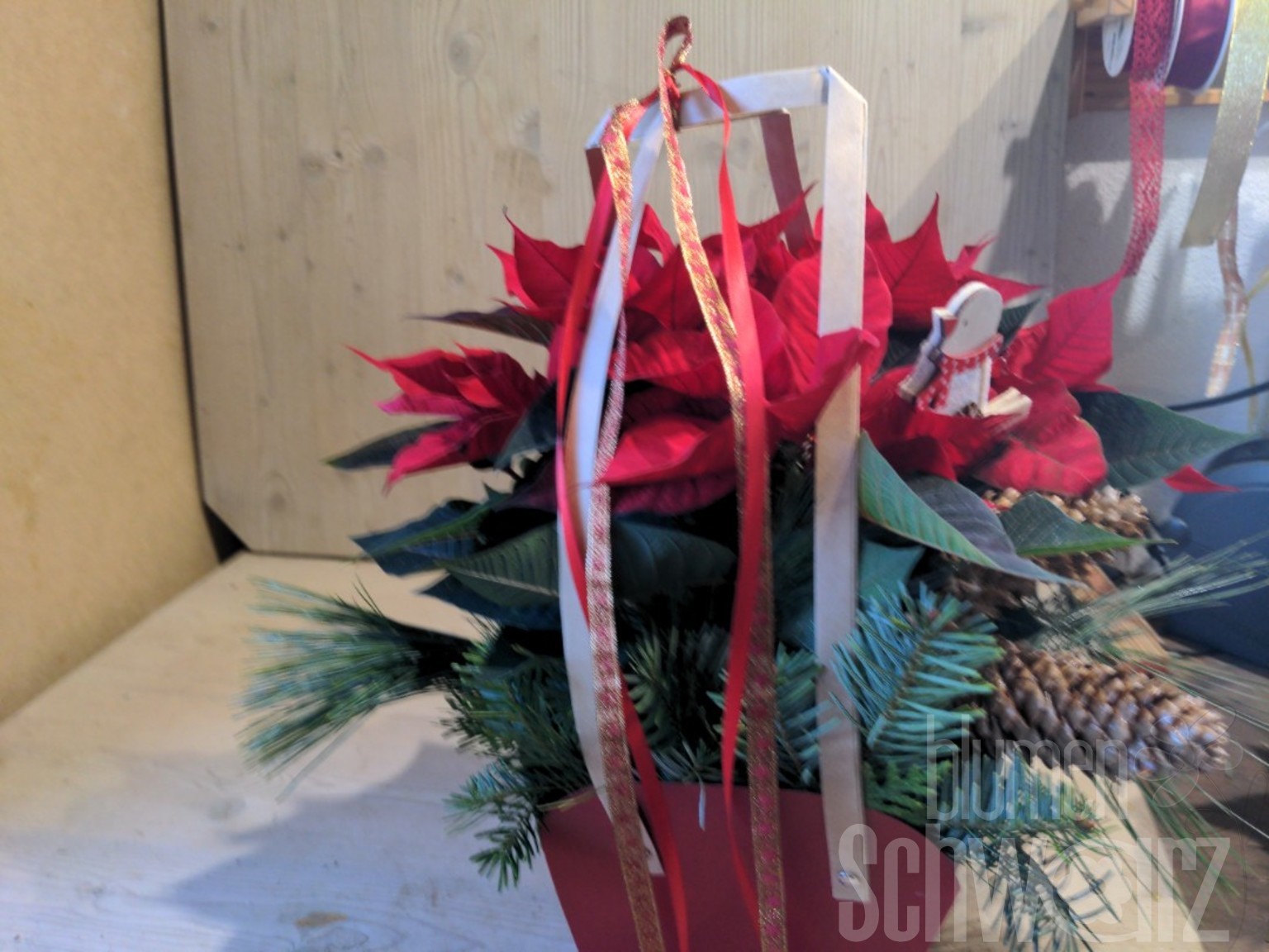 Werkstck Weihnachtsstern dekoriert - Blumen Schwarz